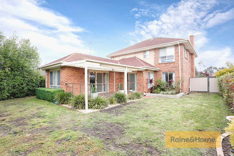 Photo - 8 Mcconnell Crescent, Roxburgh Park VIC 3064 - Image 11