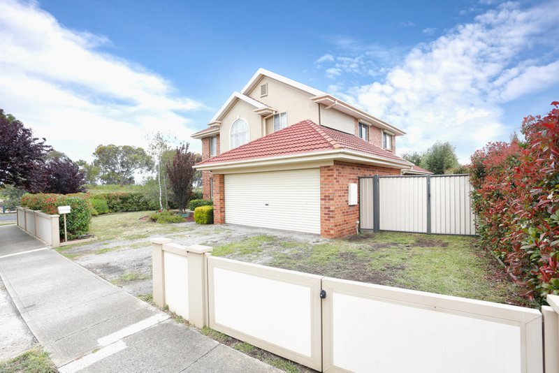 Photo - 8 Mcconnell Crescent, Roxburgh Park VIC 3064 - Image 12