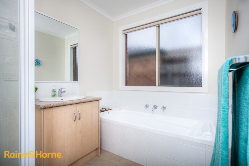 Photo - 8 Mccosker St , Sunbury VIC 3429 - Image 15