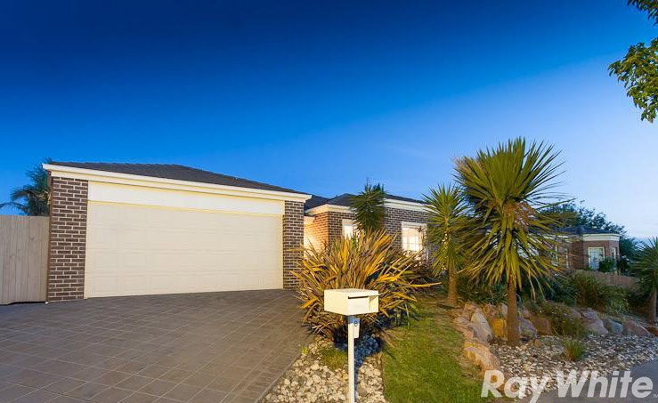 8 Mccubbin Way, Berwick VIC 3806