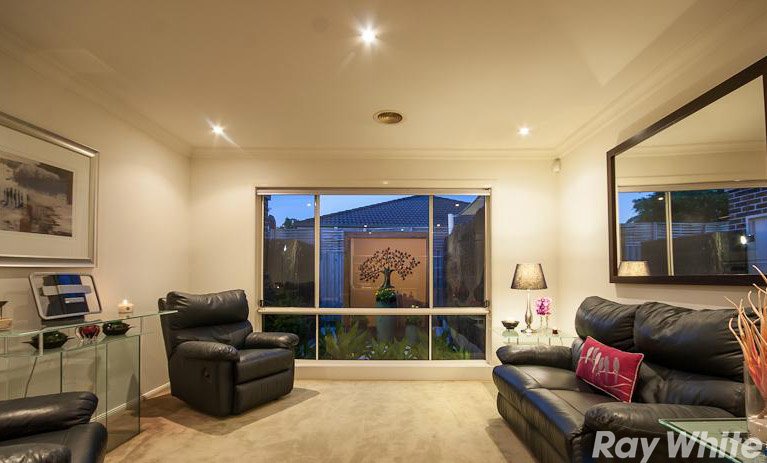 Photo - 8 Mccubbin Way, Berwick VIC 3806 - Image 4