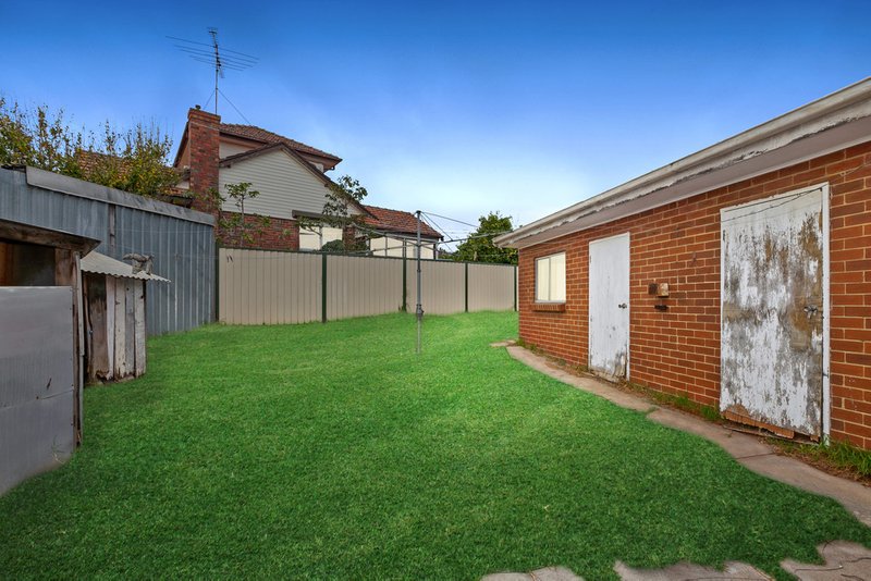 Photo - 8 Mcgowan Avenue, Preston VIC 3072 - Image 10