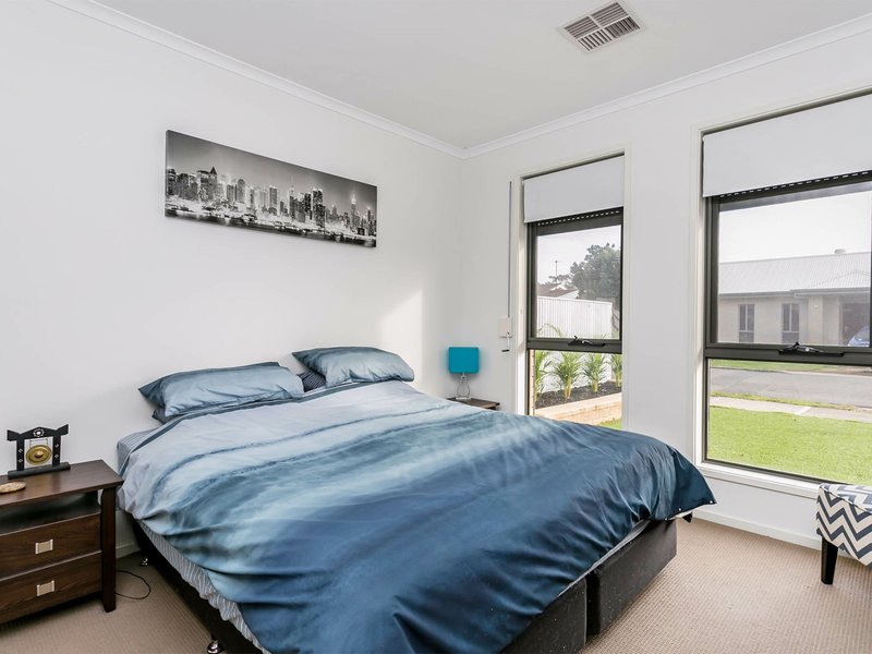 Photo - 8 Mckay Street, Largs Bay SA 5016 - Image 8