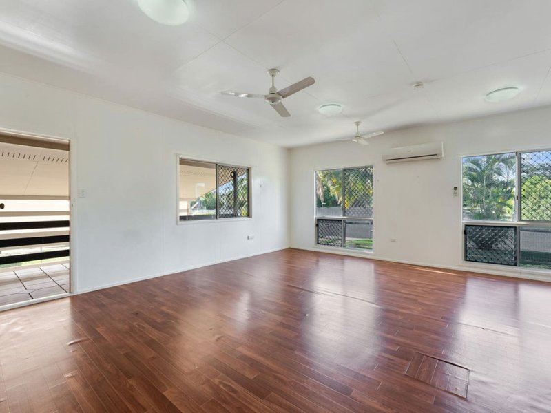 Photo - 8 Mckendry Street, Emerald QLD 4720 - Image 11