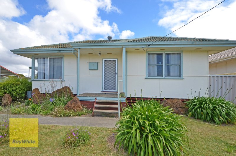 8 Mckeown Ave , Lockyer WA 6330