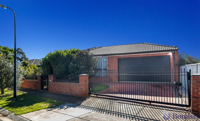 8 Mckeown Crescent, Roxburgh Park VIC 3064