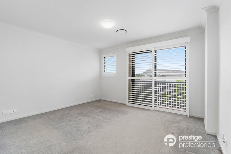 Photo - 8 Mclachlan Place, Moorebank NSW 2170 - Image 6