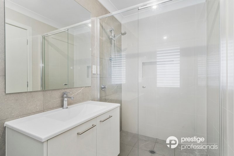 Photo - 8 Mclachlan Place, Moorebank NSW 2170 - Image 7