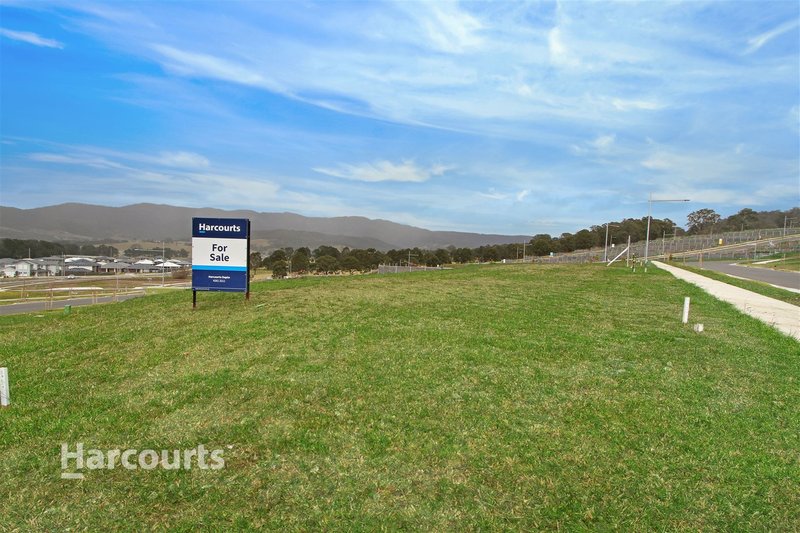 8 Mcnevin Close, Calderwood NSW 2527