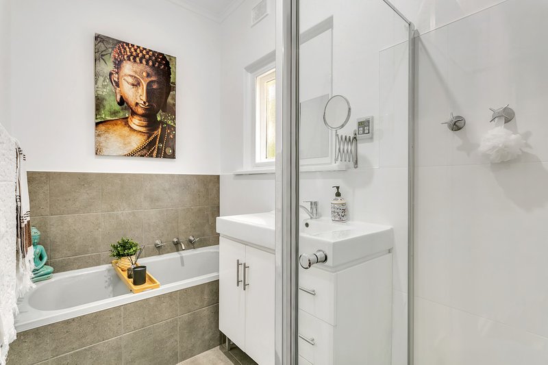 Photo - 8 Meadow Avenue, Campbelltown SA 5074 - Image 10