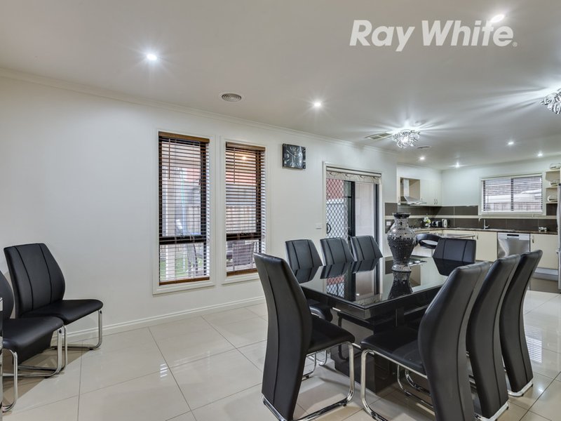 Photo - 8 Mecklenburg Close, Epping VIC 3076 - Image 4