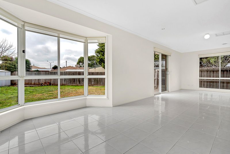 Photo - 8 Medstead Court, Craigieburn VIC 3064 - Image 12