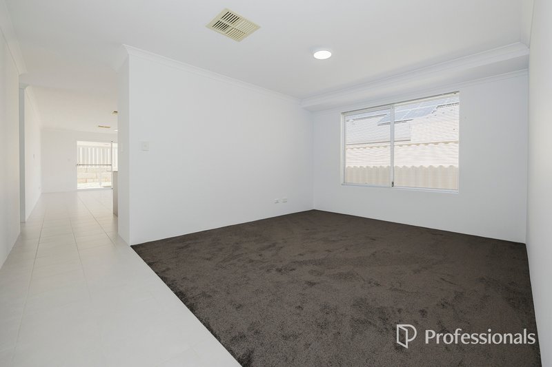 Photo - 8 Melksham Way, Butler WA 6036 - Image 5