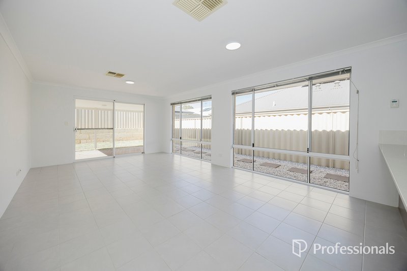 Photo - 8 Melksham Way, Butler WA 6036 - Image 10
