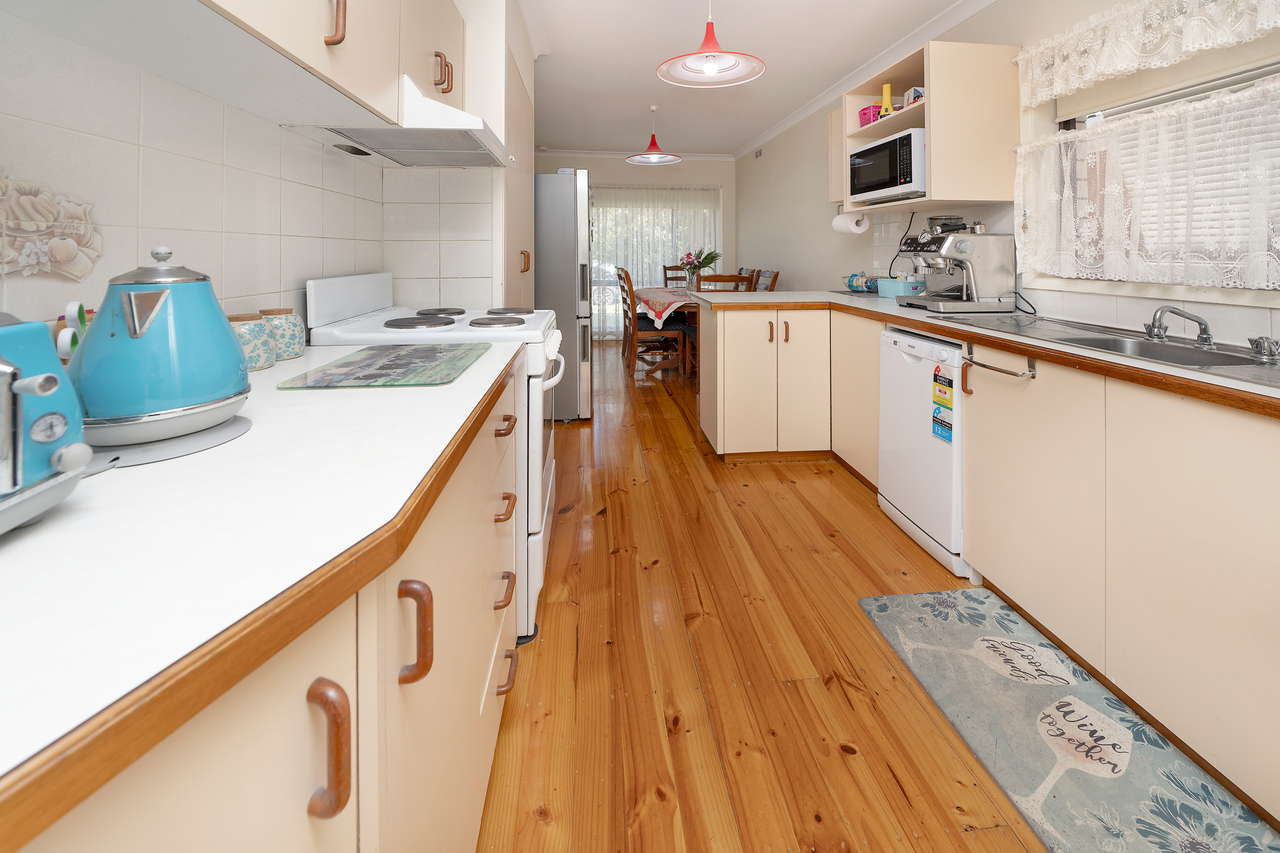 3-bedroom house at 8 Mellor Grove, Swan Hill, VIC 3585, Swan Hill, Victoria