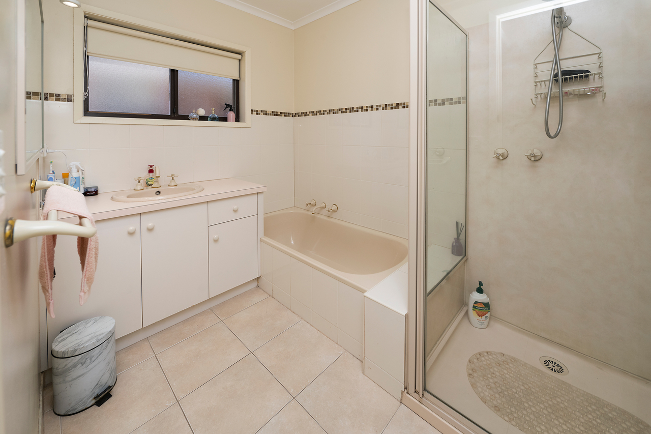 3-bedroom house at 8 Mellor Grove, Swan Hill, VIC 3585, Swan Hill, Victoria