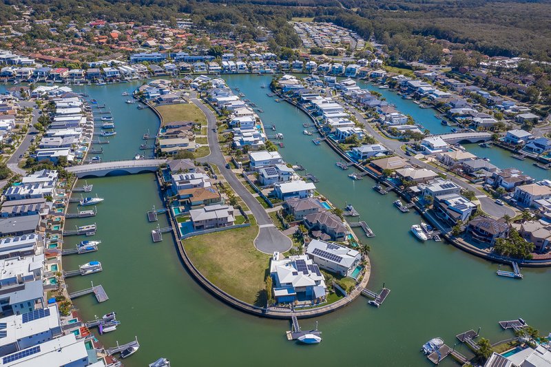 Photo - 8 Middle Quay Drive, Biggera Waters QLD 4216 - Image 6