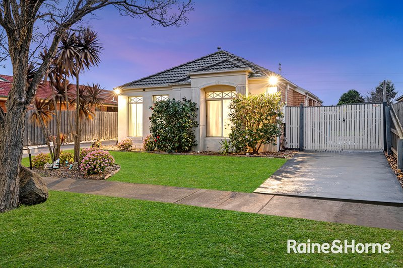 8 Middleham Close, Cranbourne West VIC 3977