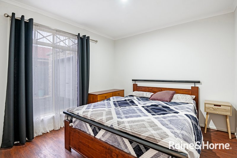 Photo - 8 Middleham Close, Cranbourne West VIC 3977 - Image 8