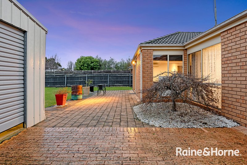 Photo - 8 Middleham Close, Cranbourne West VIC 3977 - Image 12