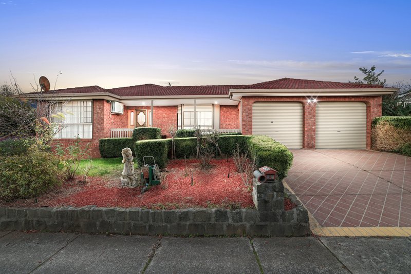 8 Millgrove Way, Berwick VIC 3806