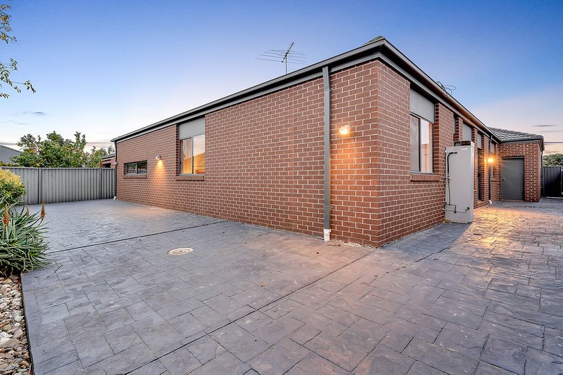 Photo - 8 Millstream Pass, Craigieburn VIC 3064 - Image 23