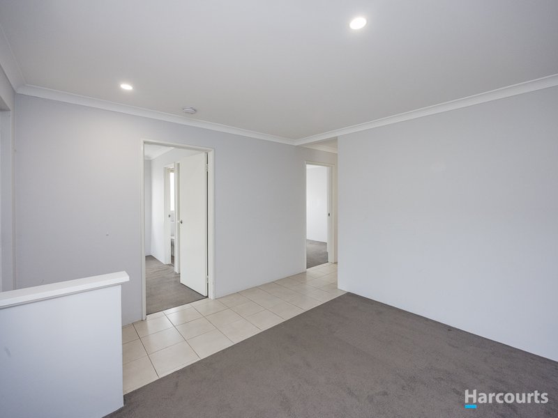 Photo - 8 Milson Terrace, Ellenbrook WA 6069 - Image 4