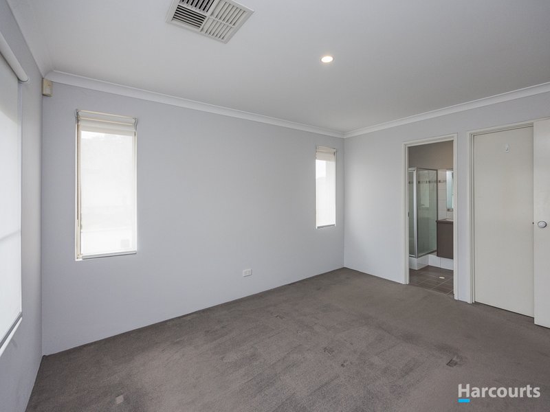 Photo - 8 Milson Terrace, Ellenbrook WA 6069 - Image 6