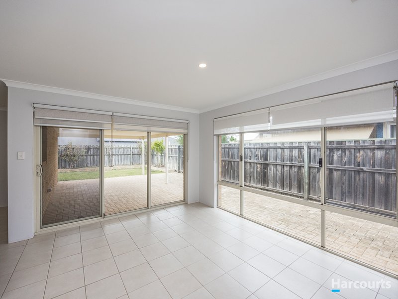 Photo - 8 Milson Terrace, Ellenbrook WA 6069 - Image 18