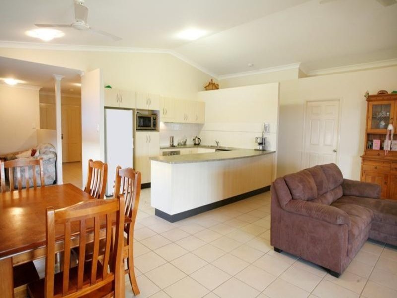 Photo - 8 Minstrel Ct , Bushland Beach QLD 4818 - Image 2