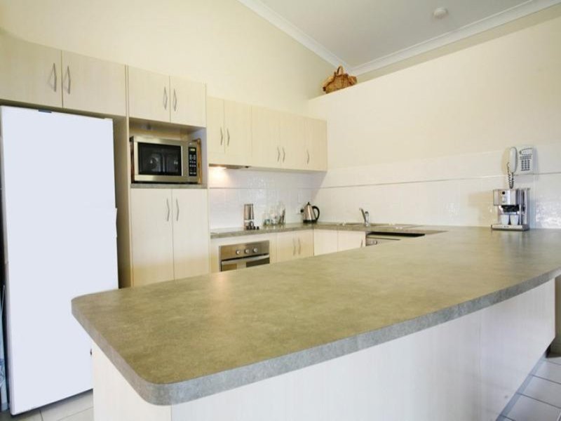 Photo - 8 Minstrel Ct , Bushland Beach QLD 4818 - Image 4