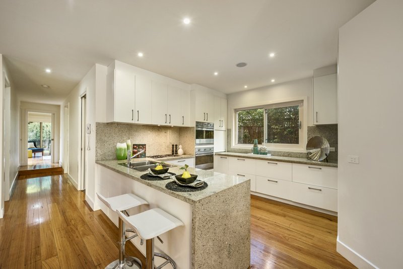 Photo - 8 Mintaro Court, Templestowe VIC 3106 - Image 3