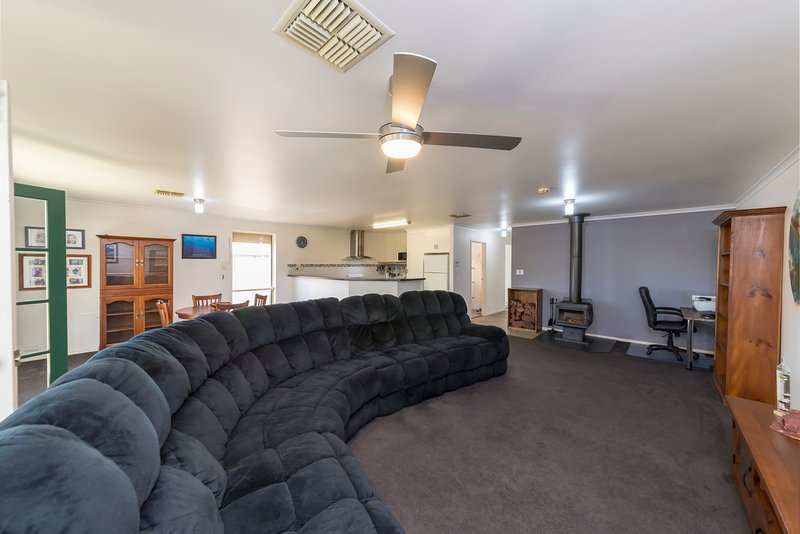 Photo - 8 Mintbush Place, Craigmore SA 5114 - Image 10