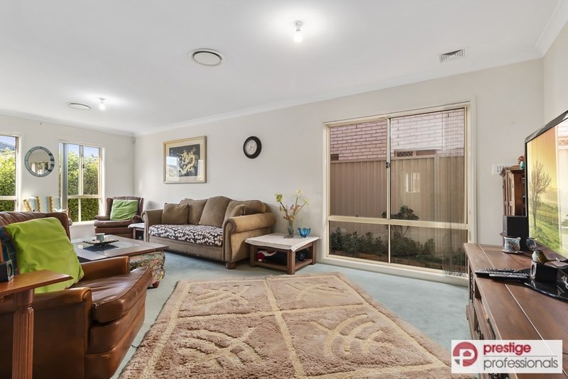 Photo - 8 Mirbelia Court, Voyager Point NSW 2172 - Image 2