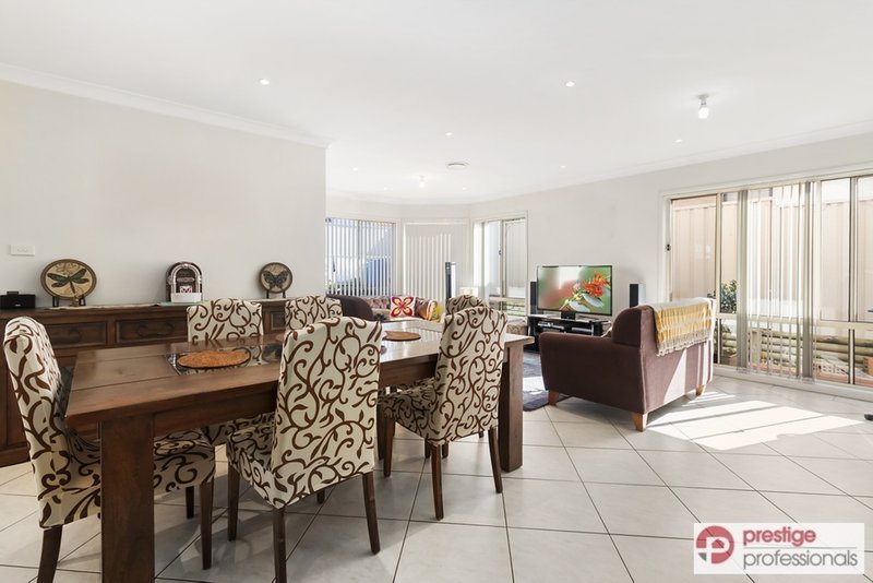 Photo - 8 Mirbelia Court, Voyager Point NSW 2172 - Image 4