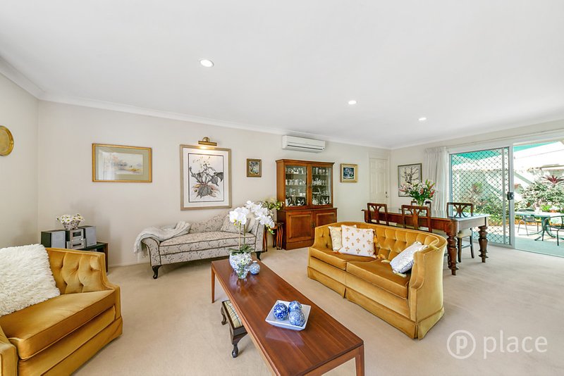 Photo - 8 Mirreh Place, Chapel Hill QLD 4069 - Image 6