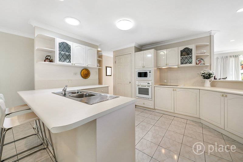 Photo - 8 Mirreh Place, Chapel Hill QLD 4069 - Image 9