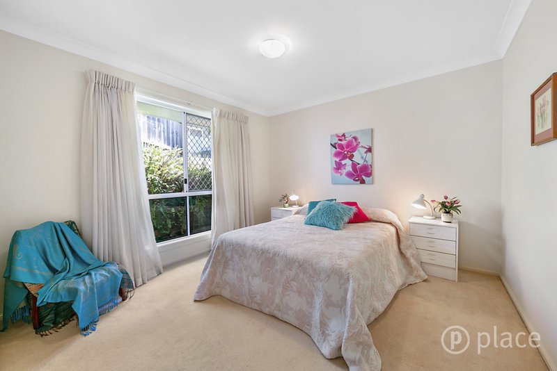 Photo - 8 Mirreh Place, Chapel Hill QLD 4069 - Image 15