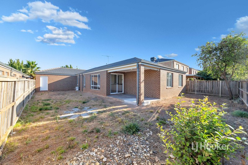 Photo - 8 Misqa Avenue, Point Cook VIC 3030 - Image 15