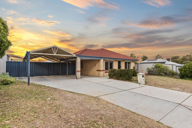 Photo - 8 Mistletoe Drive, Banksia Grove WA 6031 - Image 2