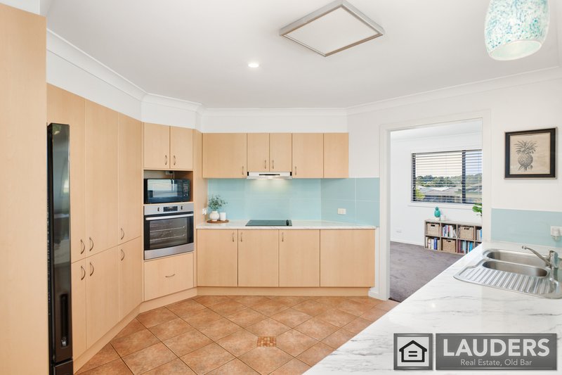 Photo - 8 Mistral Place, Old Bar NSW 2430 - Image 2