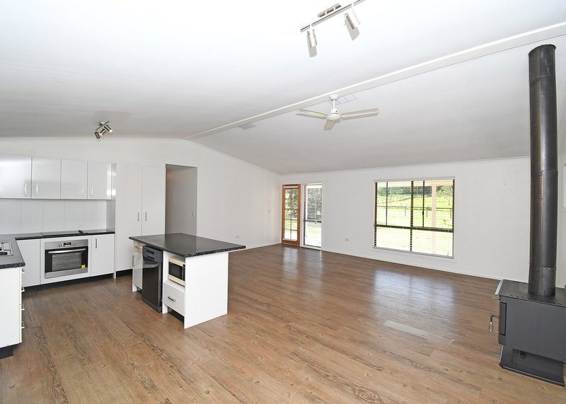 Photo - 8 Mitchell Avenue, Craignish QLD 4655 - Image 5