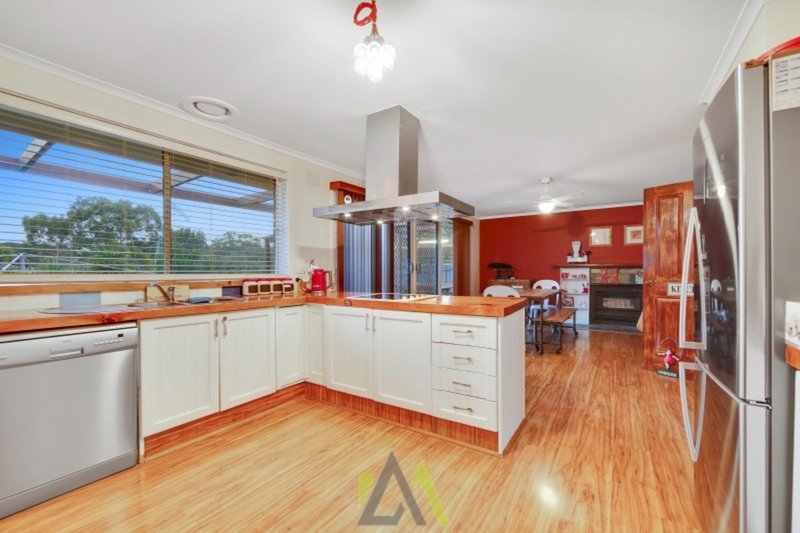 Photo - 8 Moate Street, Langwarrin VIC 3910 - Image 6