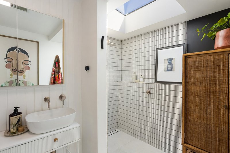 Photo - 8 Moles Street, Albion Park NSW 2527 - Image 6