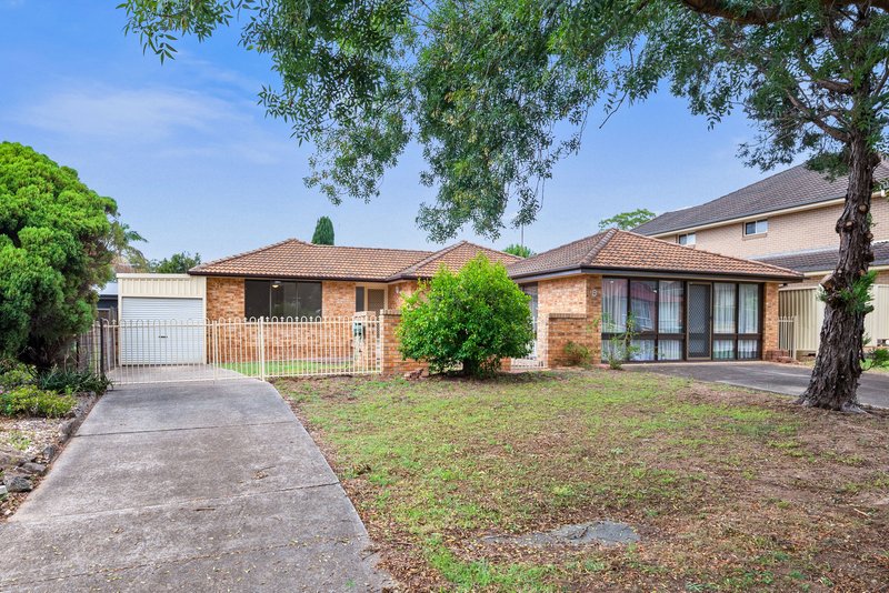 8 Monckton Place, Glenfield NSW 2167