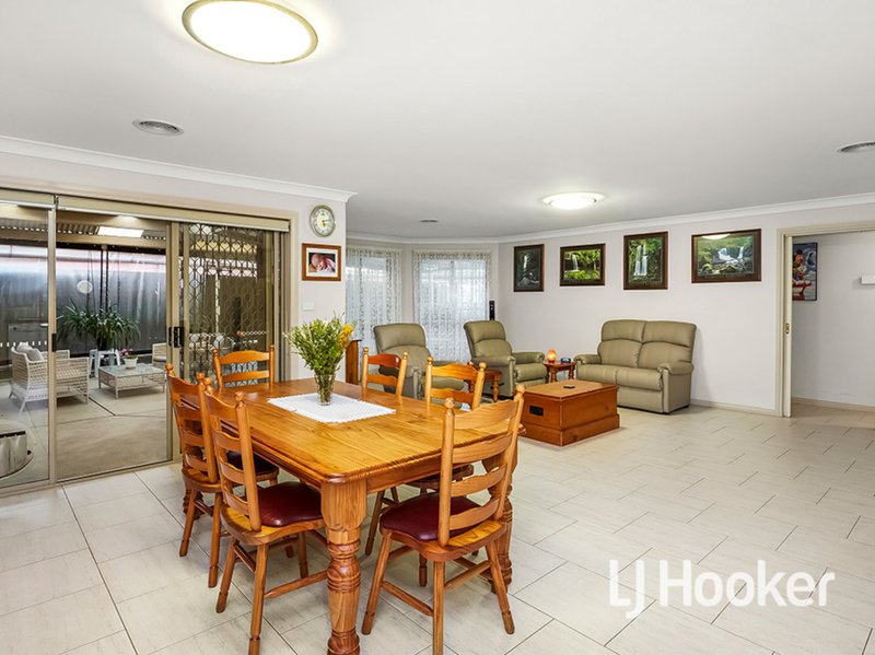 Photo - 8 Monivae Court, Seabrook VIC 3028 - Image 4