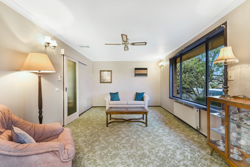 Photo - 8 Montrose Street, Oakleigh South VIC 3167 - Image 2