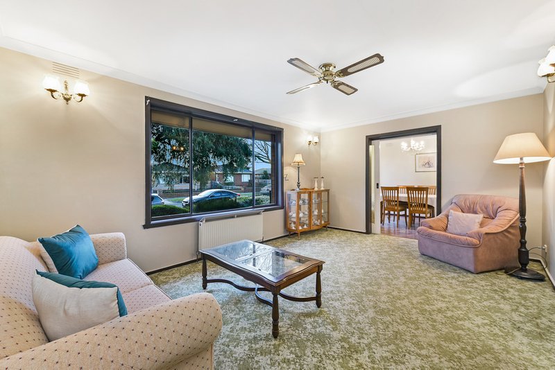 Photo - 8 Montrose Street, Oakleigh South VIC 3167 - Image 3