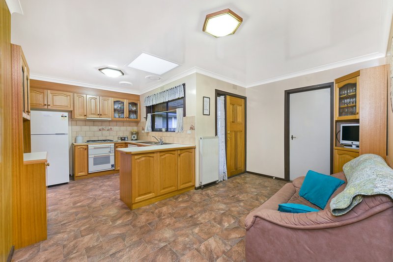 Photo - 8 Montrose Street, Oakleigh South VIC 3167 - Image 4