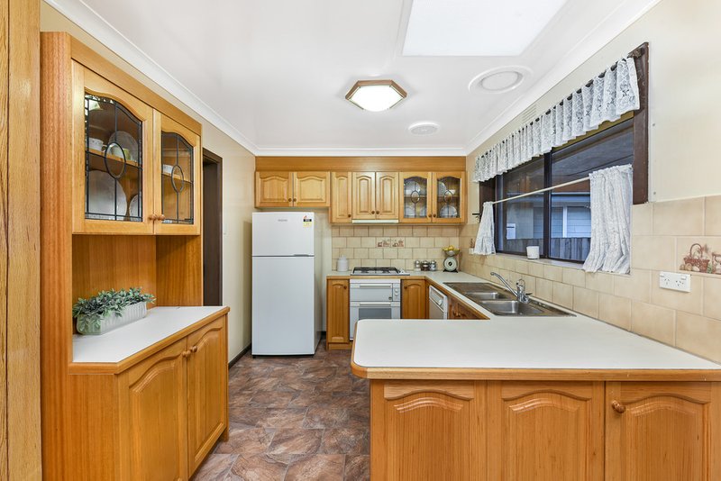 Photo - 8 Montrose Street, Oakleigh South VIC 3167 - Image 5